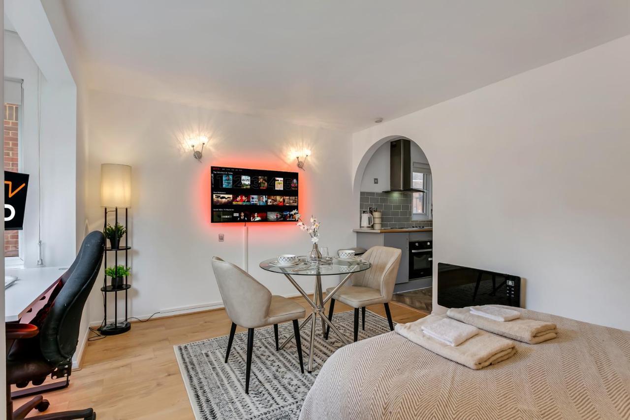 Aryas Apartments London Эджвар Экстерьер фото